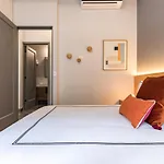 Beautifully Designed, Hi Tech Apt in La Condesa